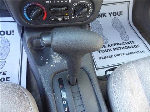 Used 2002 Saturn S-Series SL1 image 11