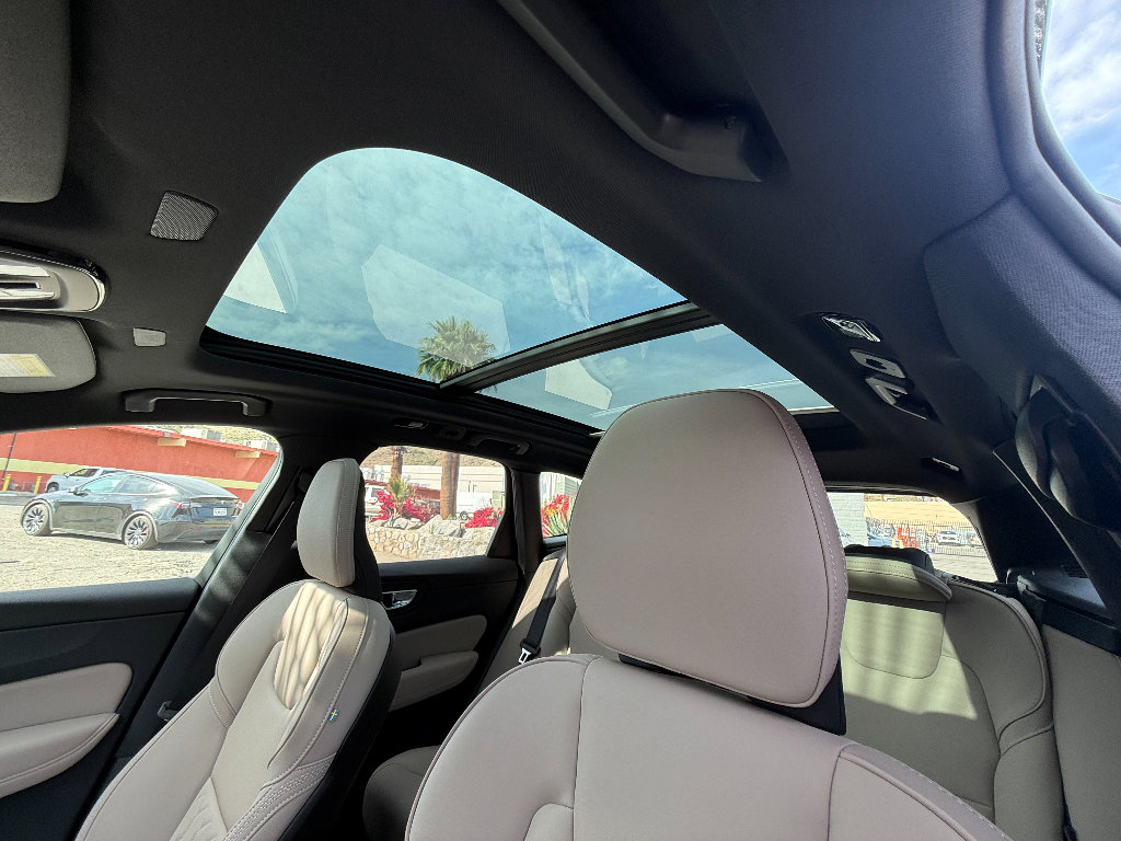 New 2026 Volvo XC60 B5 Plus w/ Protection Package Premier AWD/4WD image 29