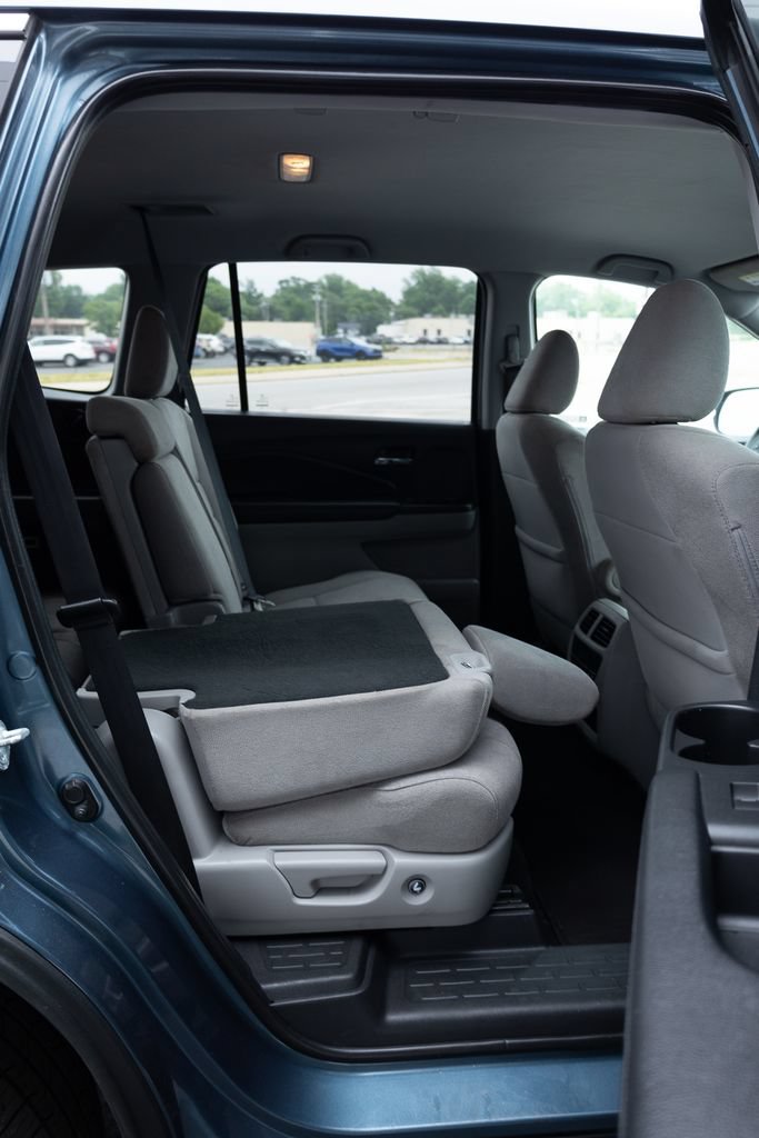Used 2021 Honda Pilot EX image 23