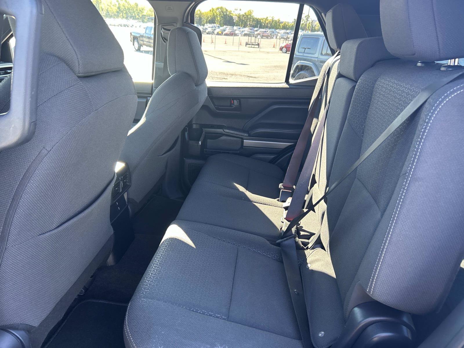 Used 2025 Toyota 4Runner SR5 AWD/4WD image 25