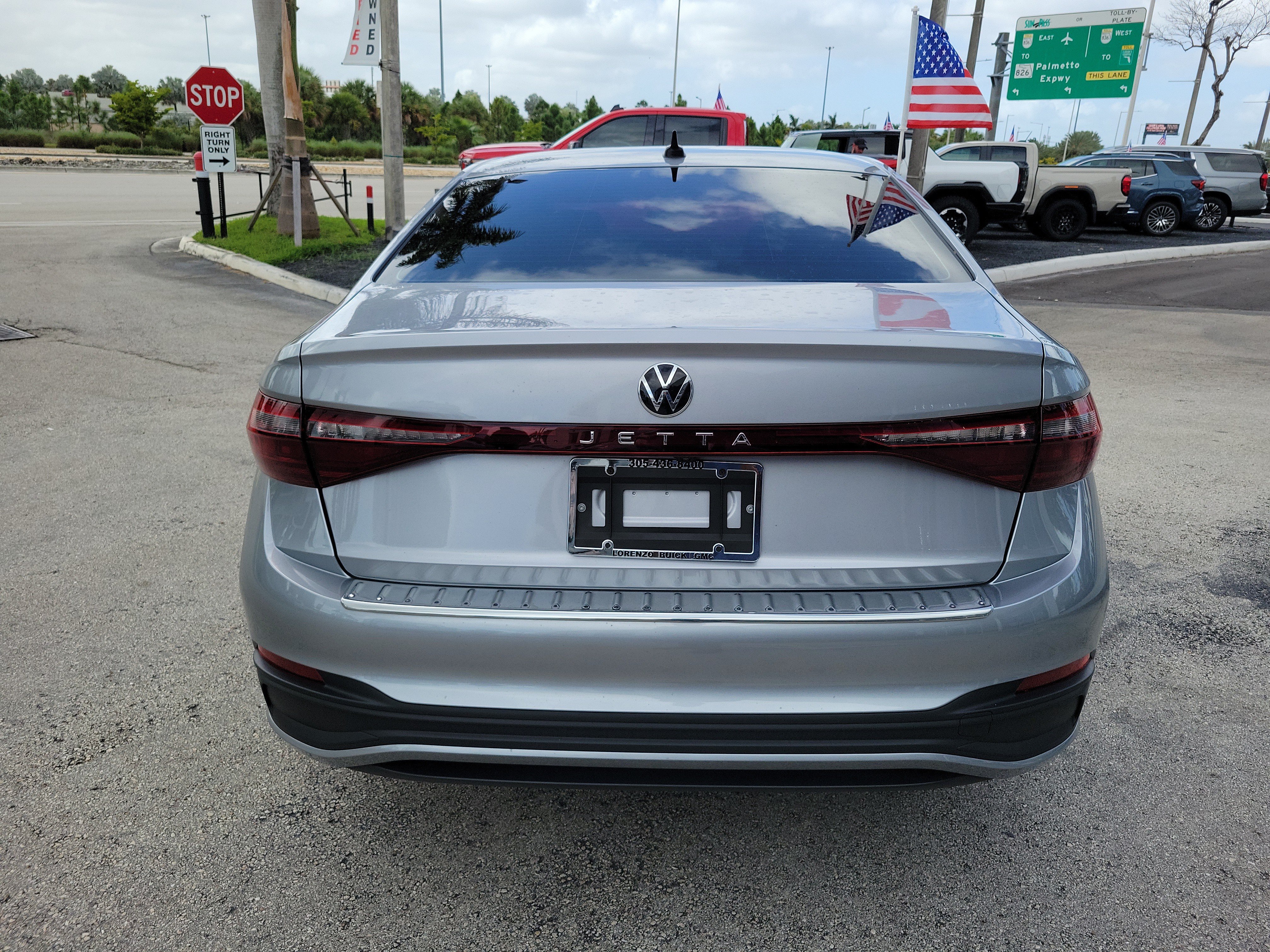 Used 2026 Volkswagen Jetta Sport FWD image 6