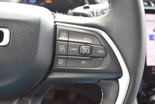 Used 2023 Jeep Grand Cherokee Limited AWD/4WD image 22