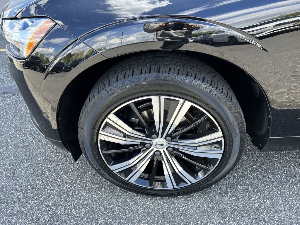 Certified 2022 Volvo XC60 B5 Inscription w/ Advanced Package AWD/4WD image 10