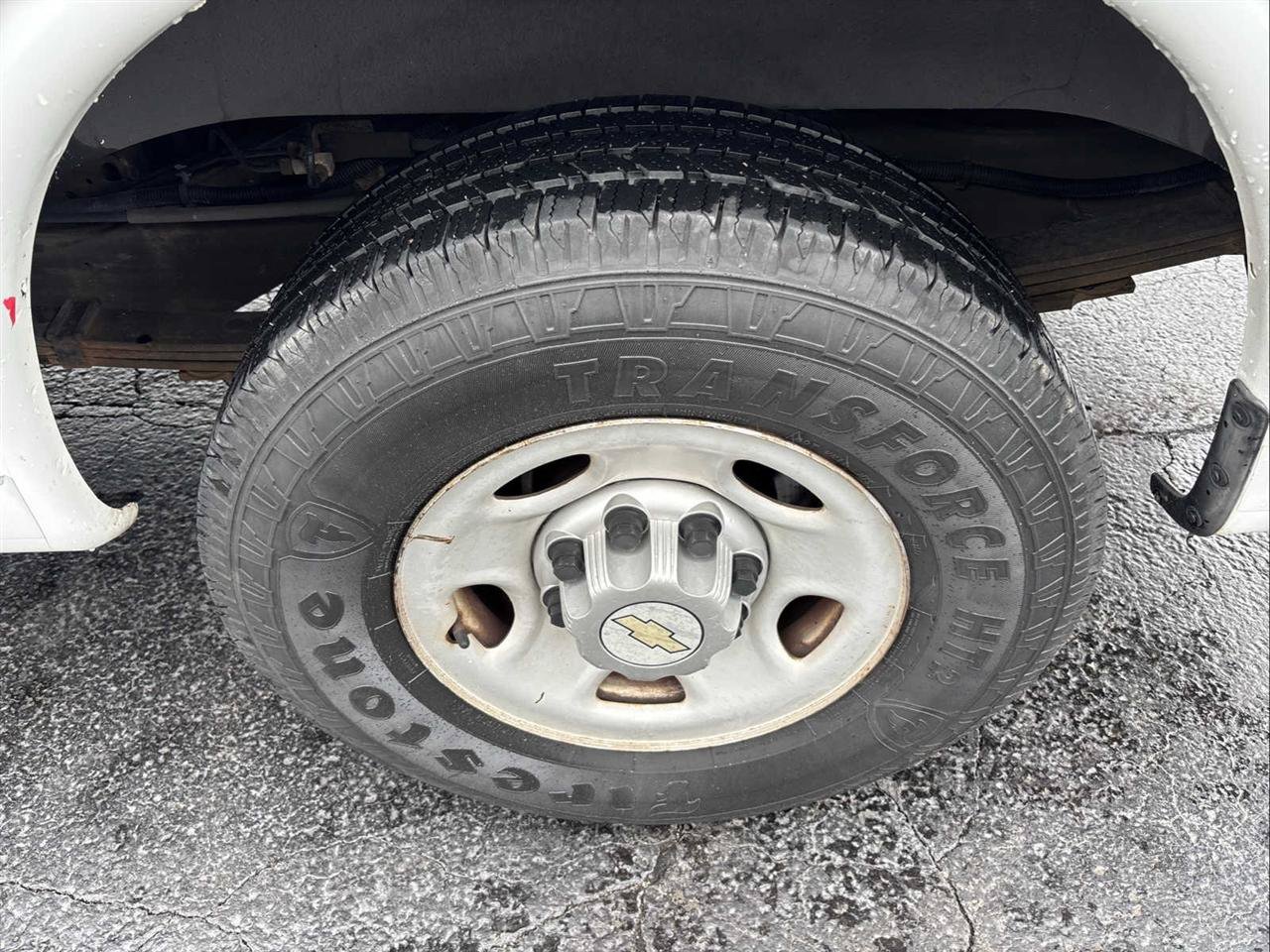 Used 2012 Chevrolet Express 2500 RWD image 20