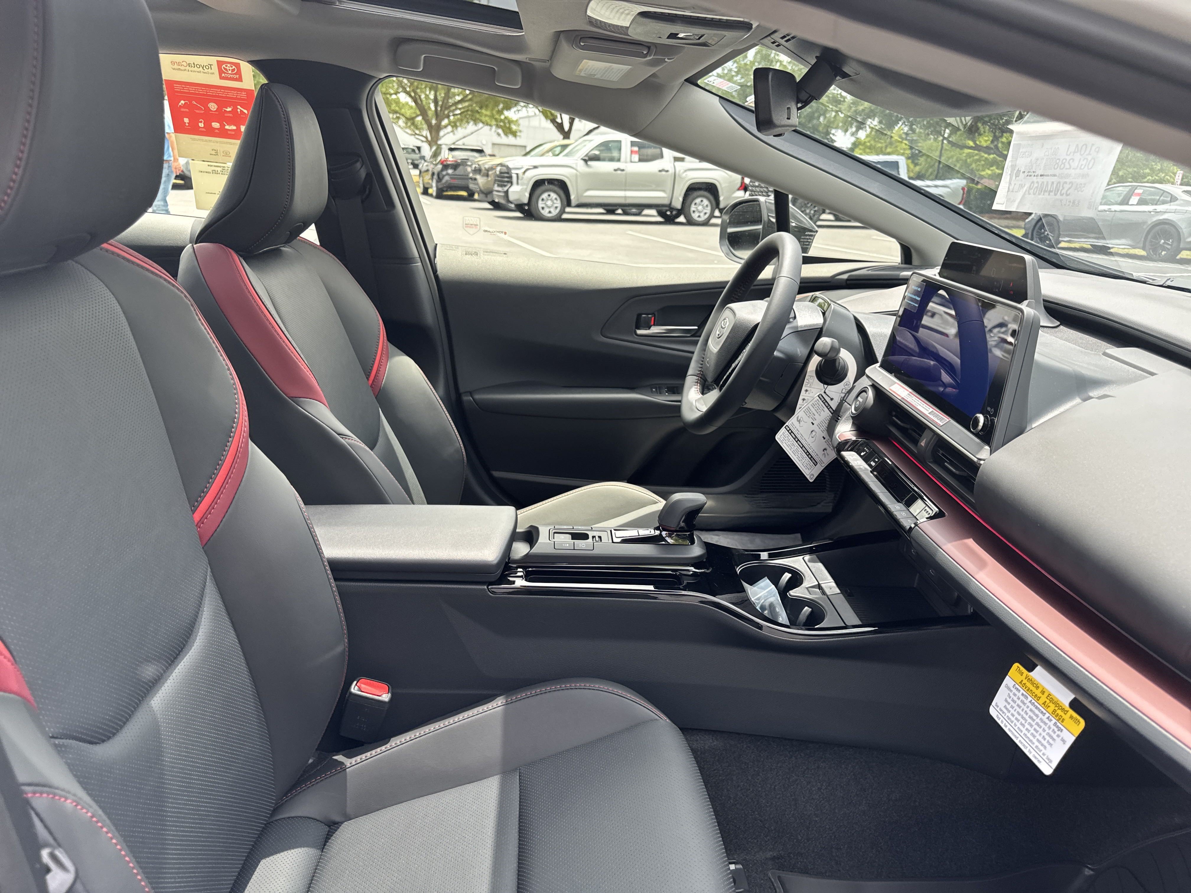 New 2025 Toyota Prius Plug-In Hybrid FWD image 34