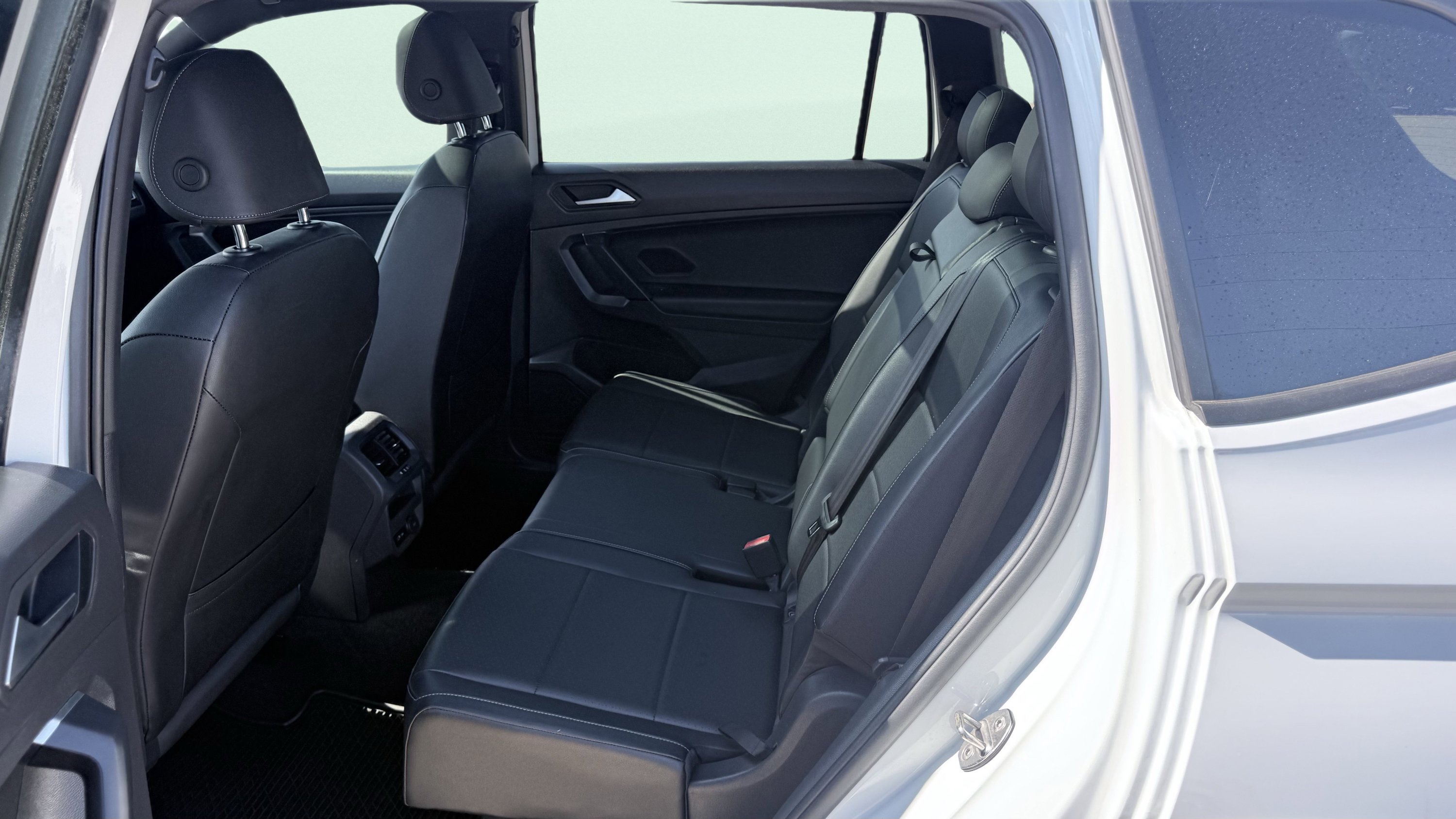 Used 2019 Volkswagen Tiguan SEL R-Line FWD image 40