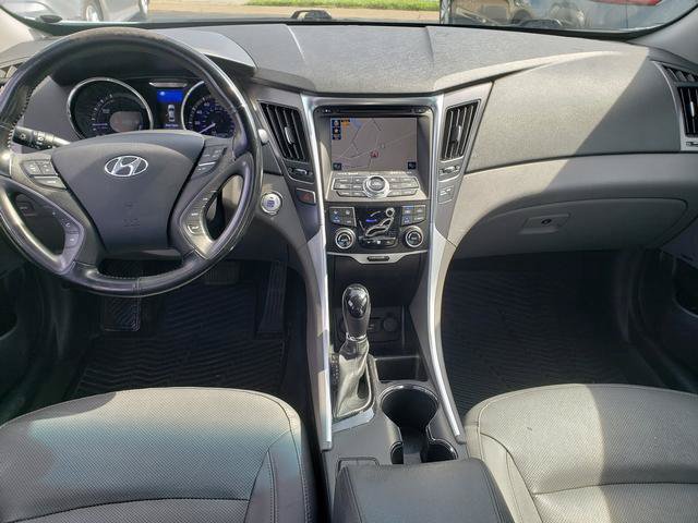 Used 2014 Hyundai Sonata Limited w/ Panoramic Sunroof Package 02 FWD image 13