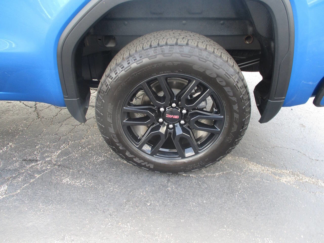 Used 2023 GMC Sierra 1500 Elevation image 13