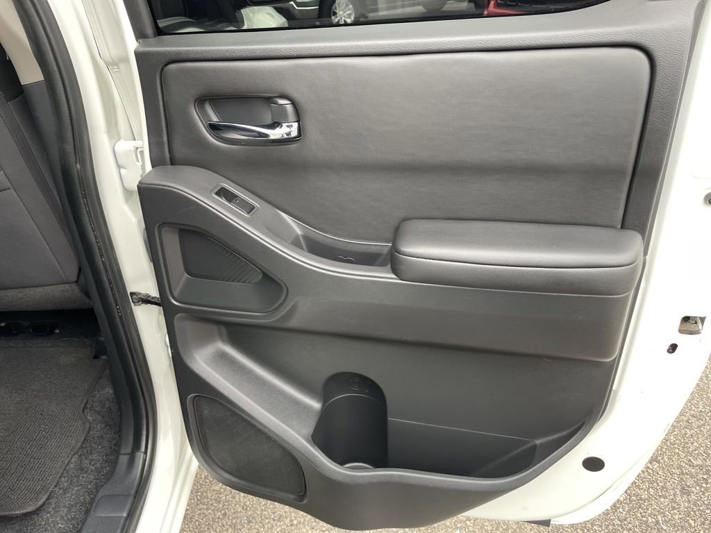 Used 2023 Nissan Frontier SV image 34