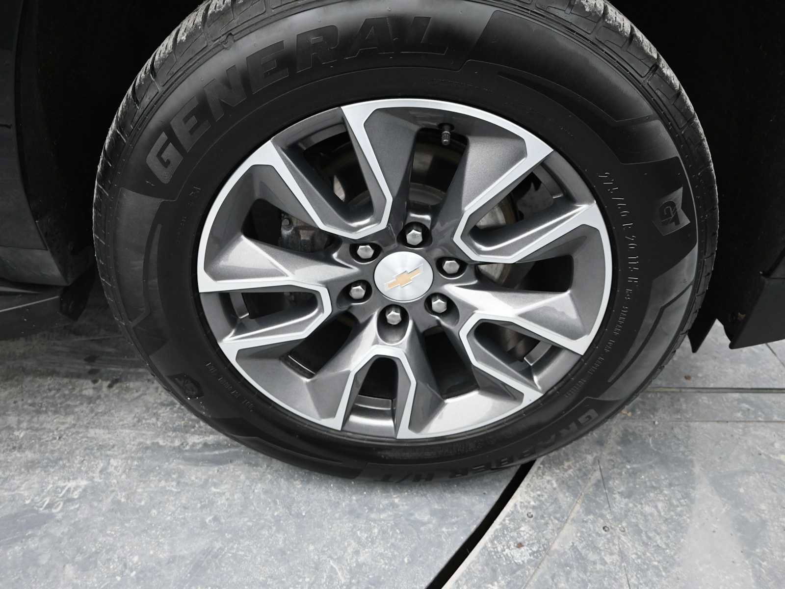 Used 2022 Chevrolet Tahoe LT w/ Luxury Package image 32