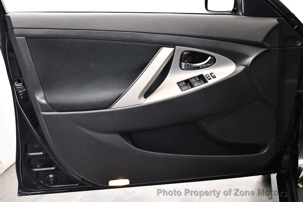 Used 2010 Toyota Camry FWD image 7