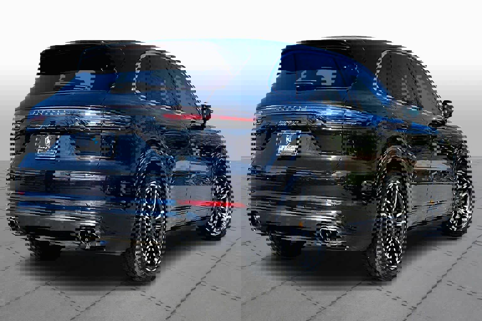 Used 2020 Porsche Cayenne Turbo image 12