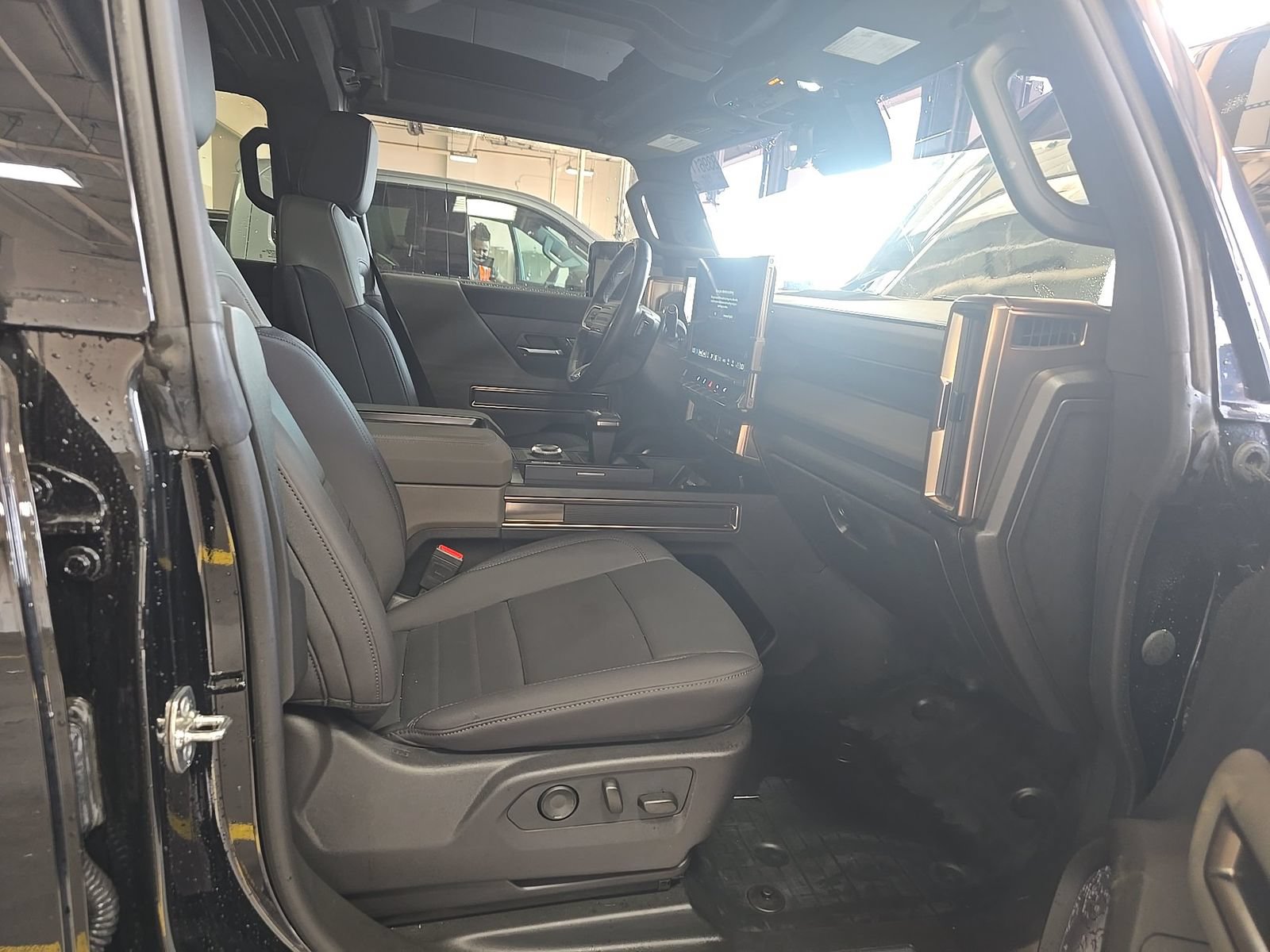 Used 2024 GMC Hummer EV 3X w/ LPO, Illumination Package AWD/4WD image 17