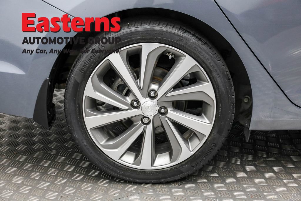 Used 2020 Hyundai Accent Limited image 31