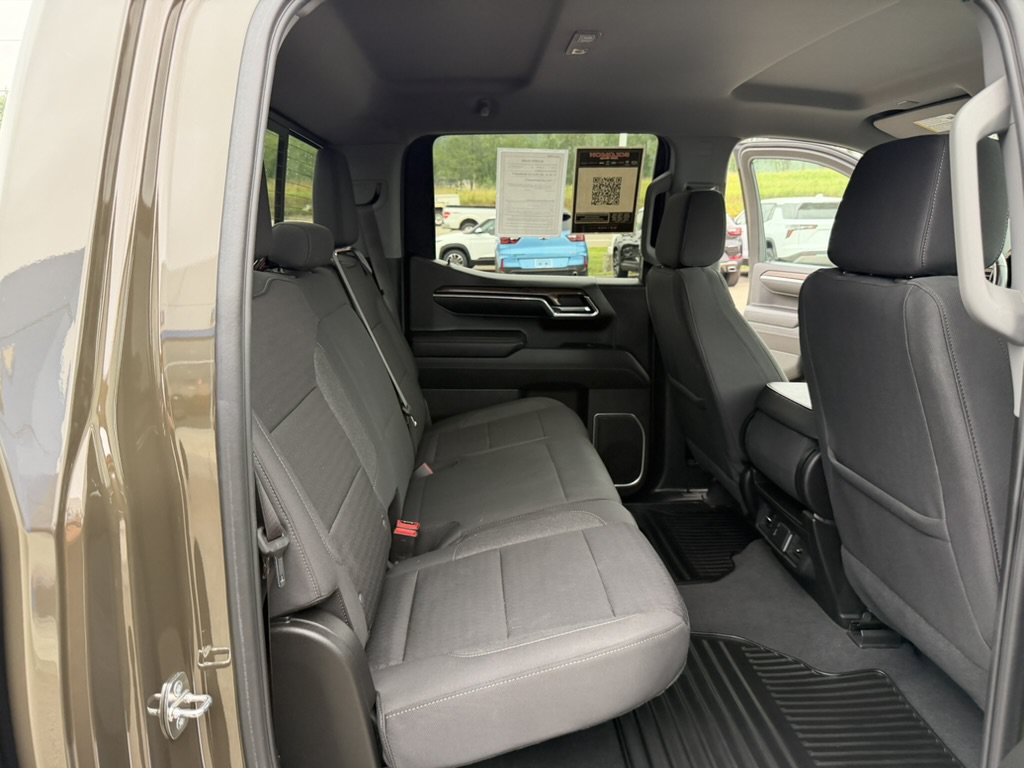 Certified 2023 Chevrolet Silverado 1500 LT w/ Z71 Off-Road Package AWD/4WD image 34