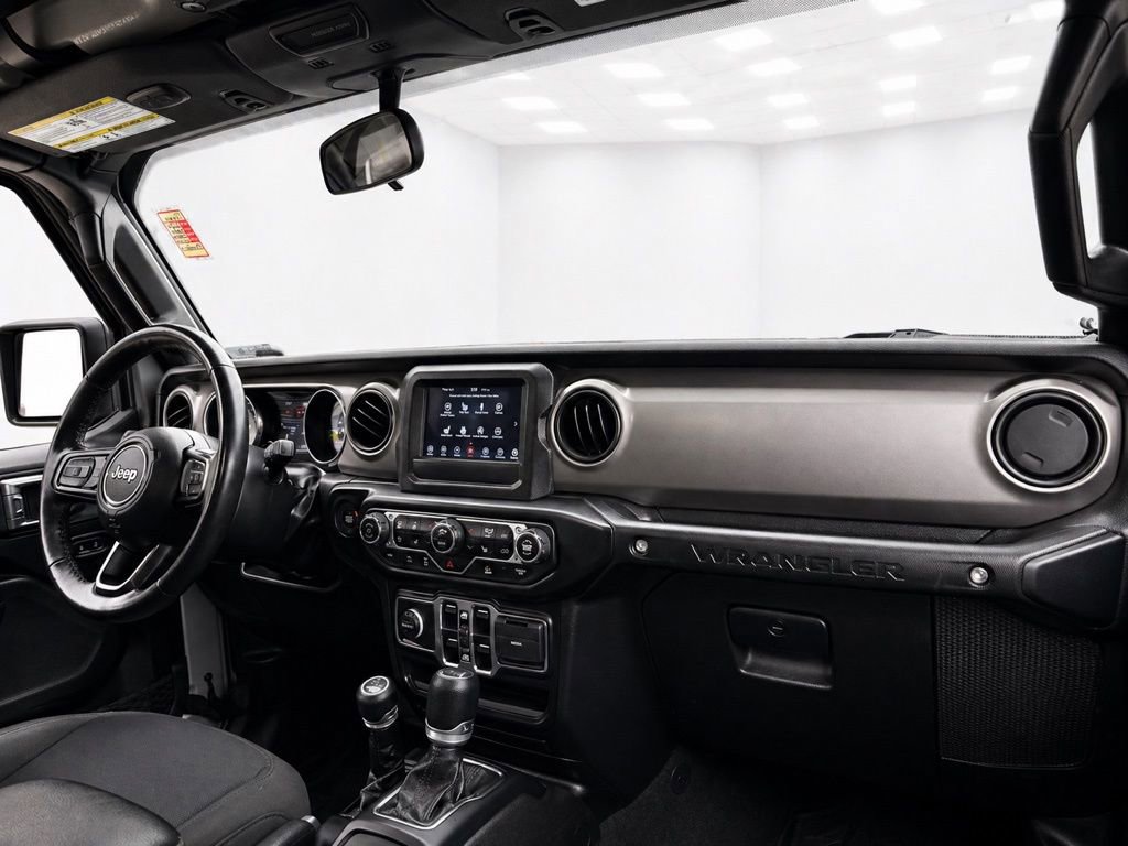 Used 2023 Jeep Wrangler Unlimited w/ Cold Weather Group AWD/4WD image 19
