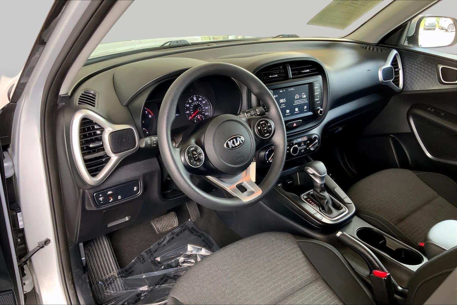 Used 2020 Kia Soul S FWD image 18