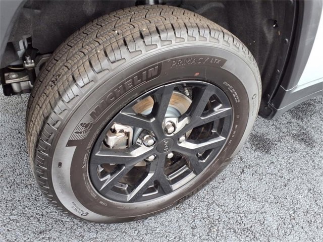 Used 2024 Jeep Grand Cherokee Altitude image 7