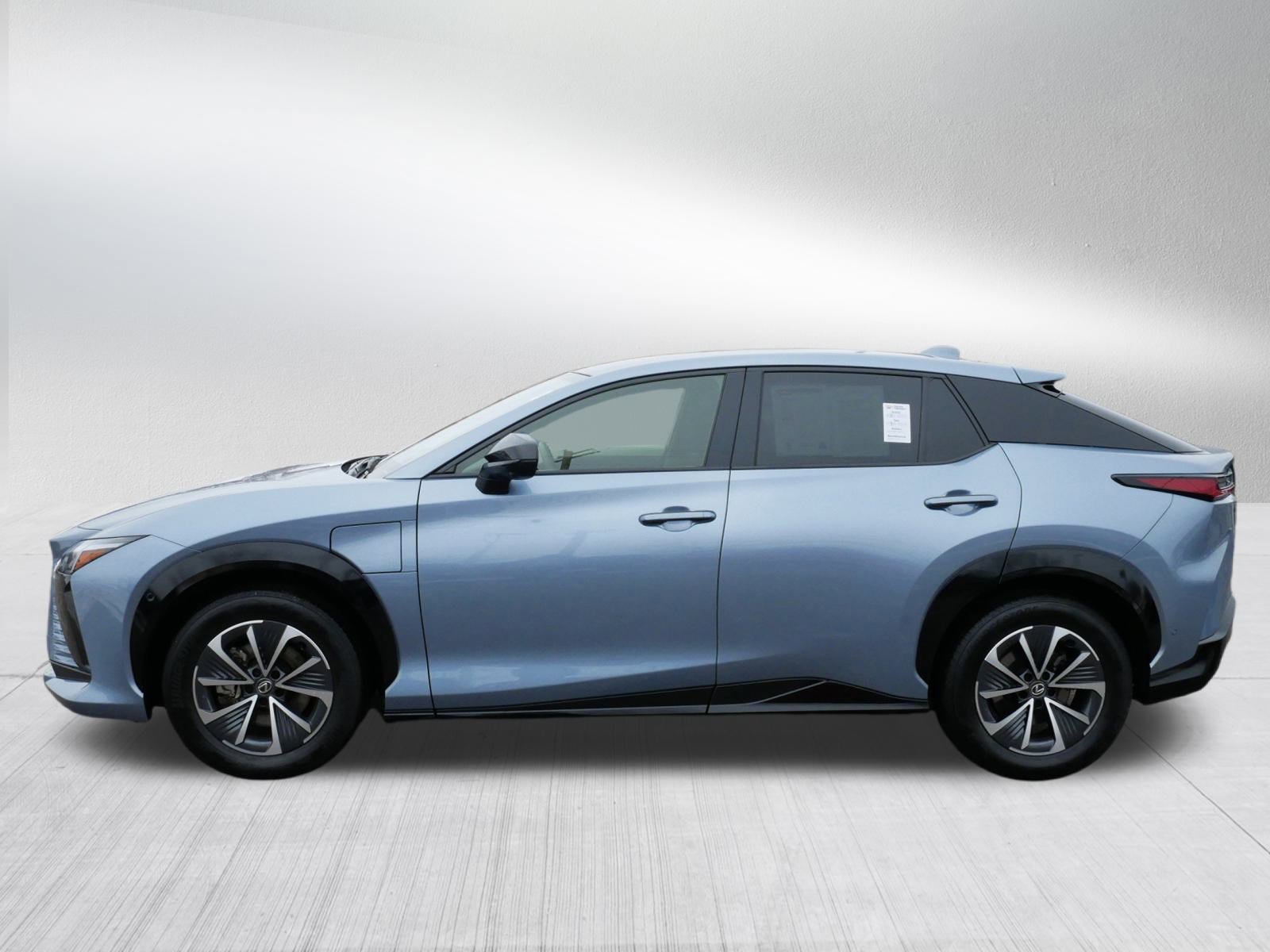 Used 2023 Lexus RZ 450e Premium w/ Technology Package image 4