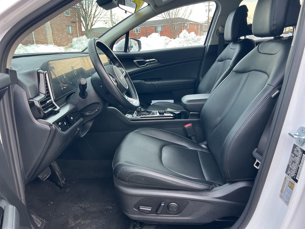 Used 2023 Kia Sportage EX image 9