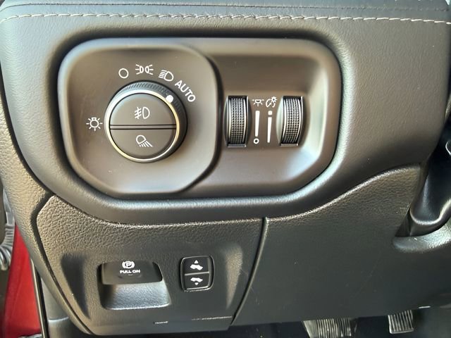 Used 2023 RAM 1500 Limited w/ Body Color Bumper Group image 27