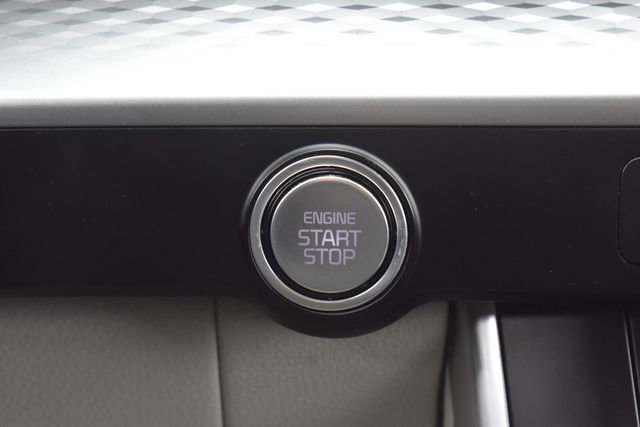 Certified 2024 Kia Carnival LX image 26