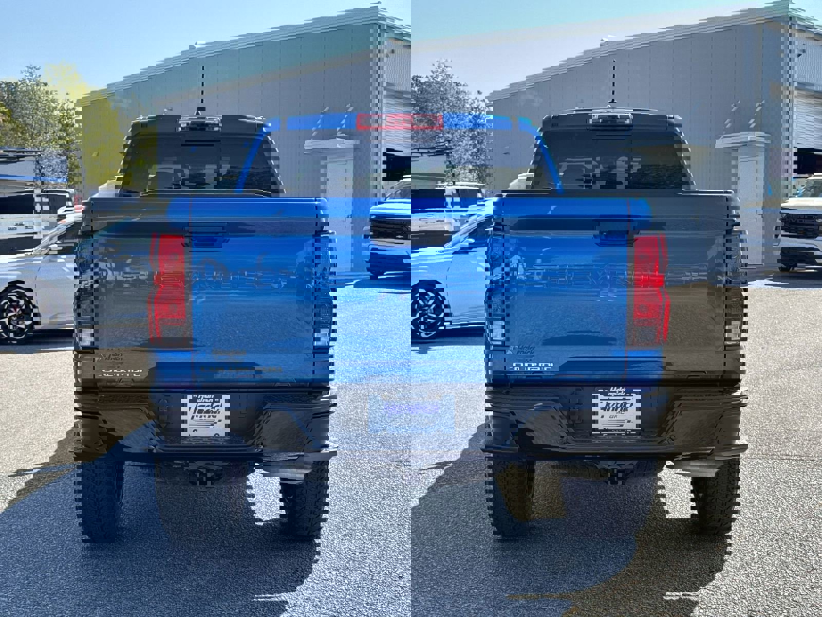 Used 2024 Chevrolet Colorado Trail Boss w/ Advanced Trailering Package image 9