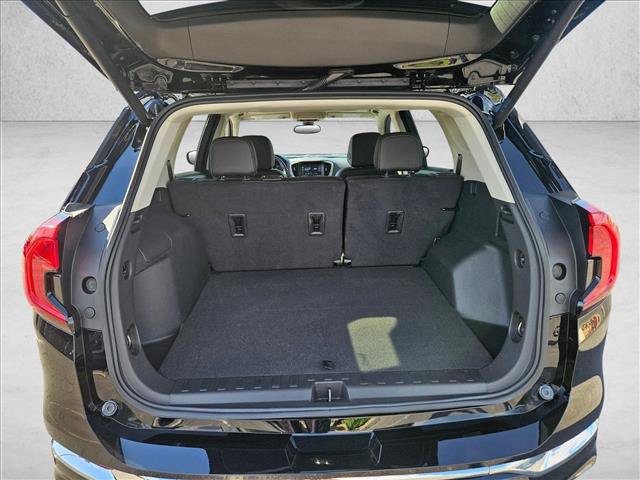 Used 2024 GMC Terrain Denali w/ Black Diamond Edition AWD/4WD image 6