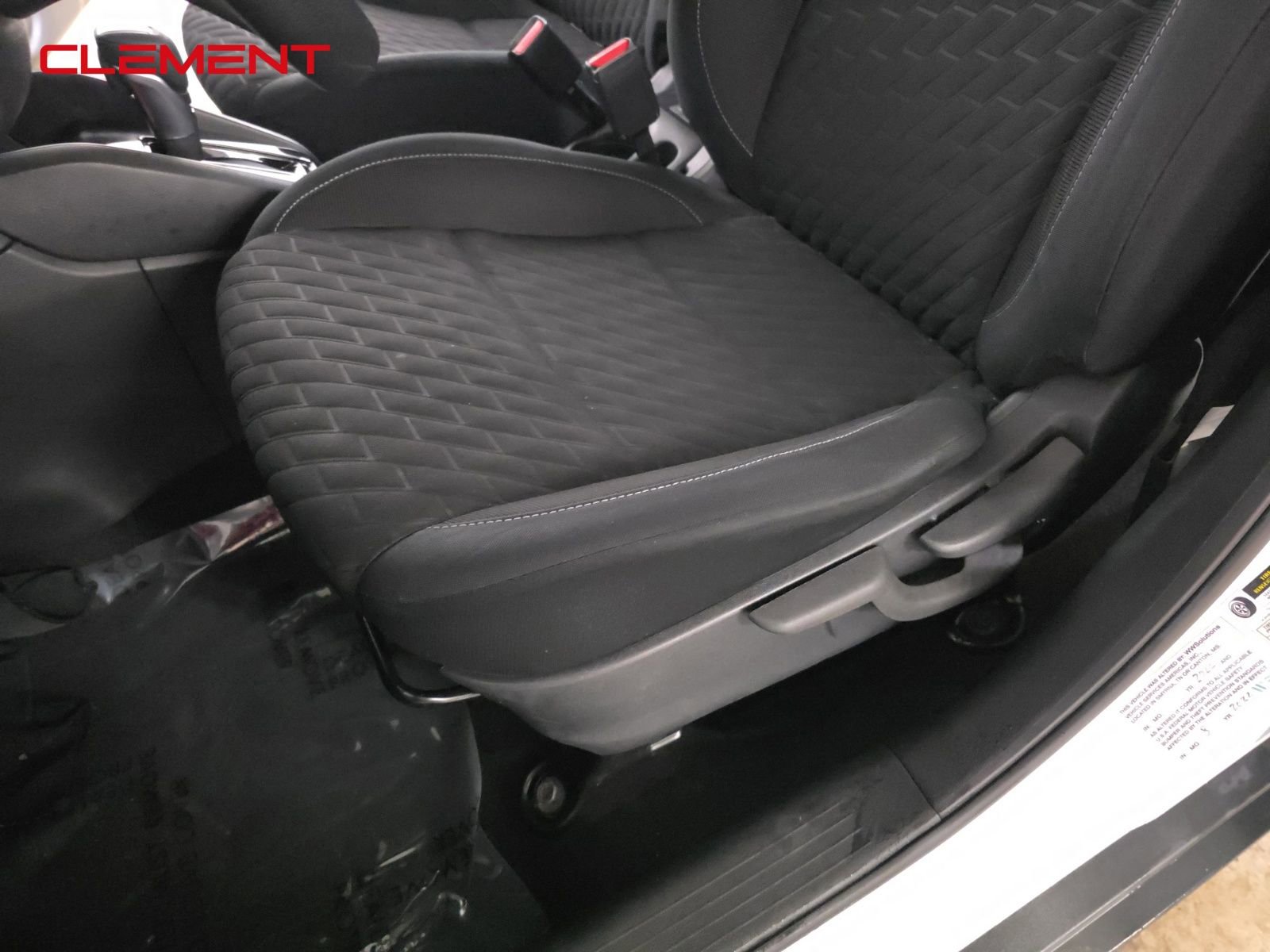 Used 2022 Nissan Kicks S image 23