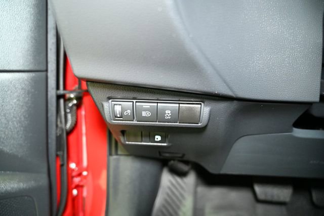 Used 2024 Toyota Corolla Cross AWD Hybrid w/ Moonroof Package image 39