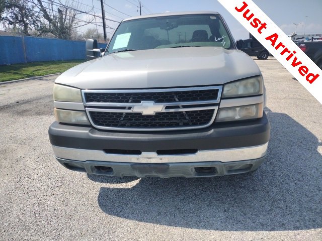 Used 2006 Chevrolet Silverado 2500 LT w/ Heavy-Duty Power Package image 3