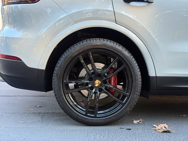 Used 2022 Porsche Cayenne AWD/4WD image 43