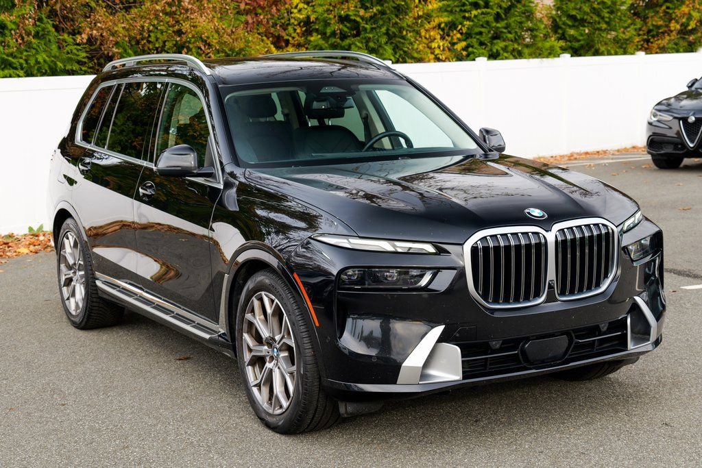 Used 2024 BMW X7 xDrive40i image 9
