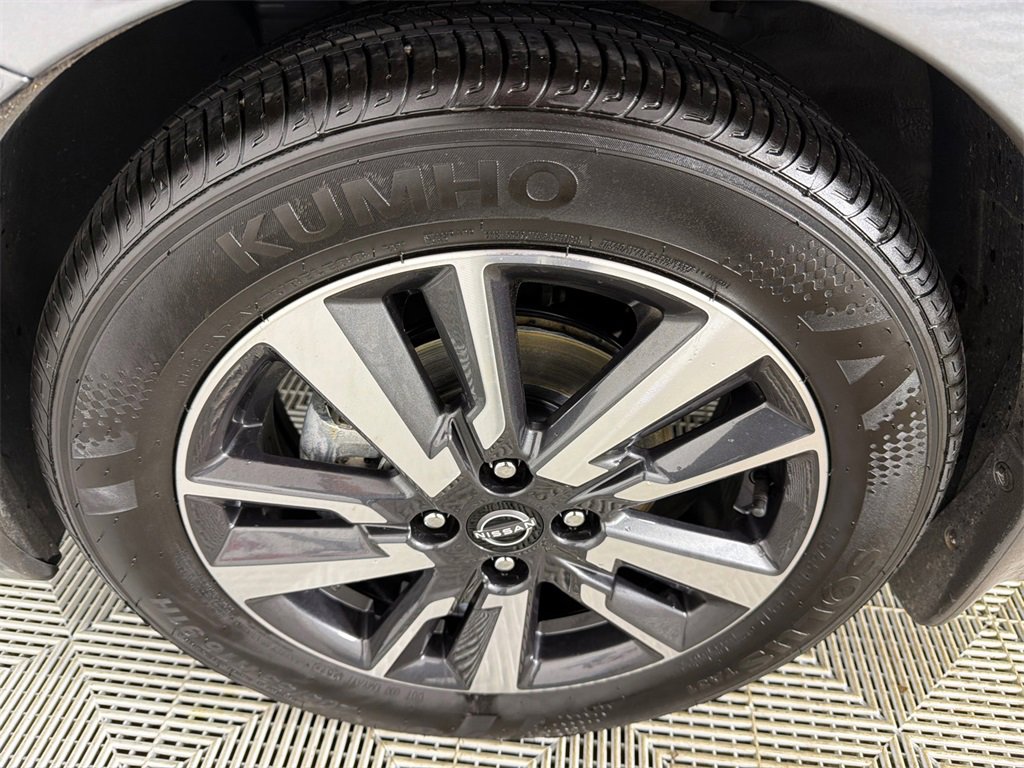 Used 2024 Nissan Versa S w/ S Plus Package image 11