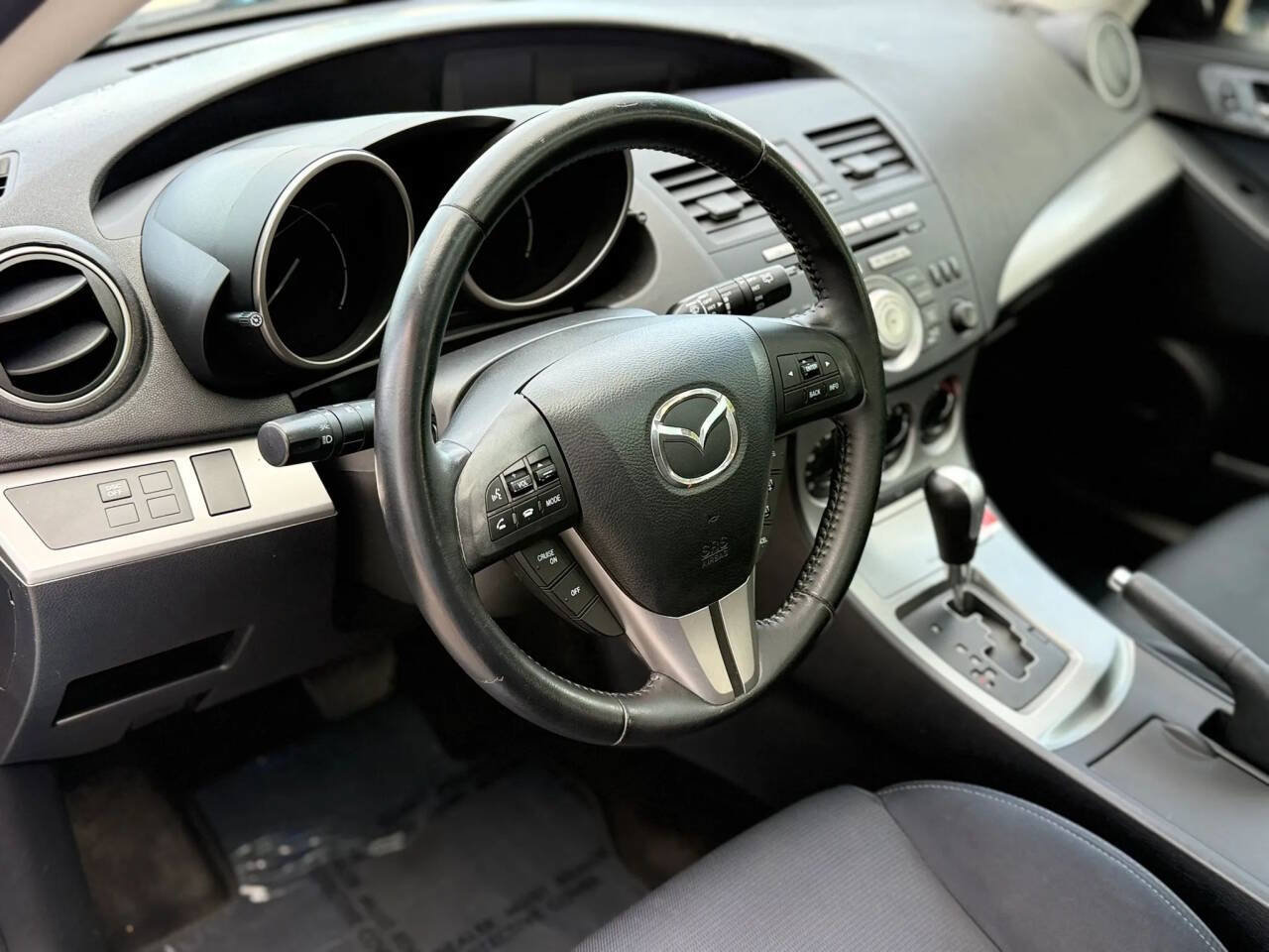 Used 2010 MAZDA MAZDA3 s Sport FWD image 11