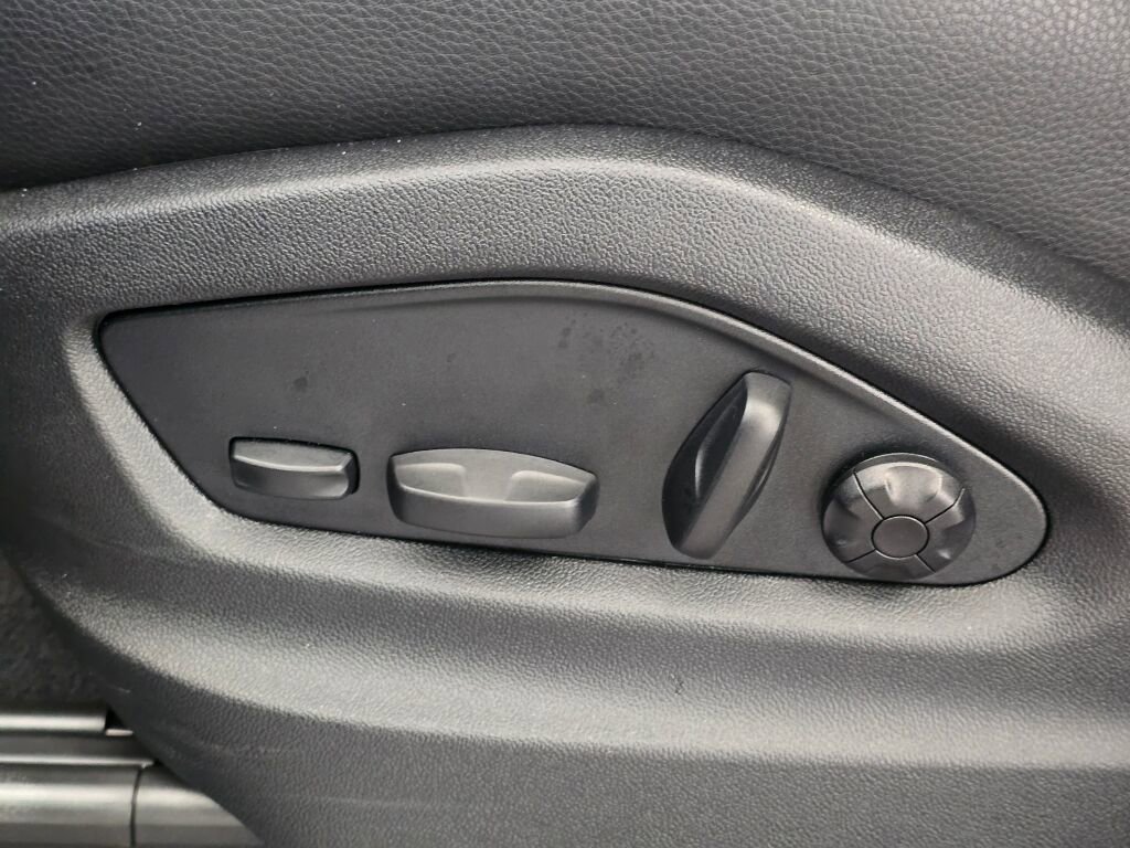 Certified 2025 Porsche Cayenne image 37