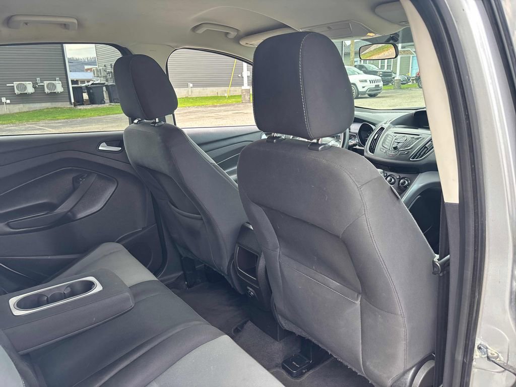 Used 2015 Ford Escape SE image 29