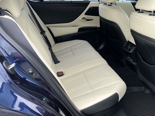 Used 2022 Lexus ES 300h Ultra Luxury w/ Accessory Package 2 image 23