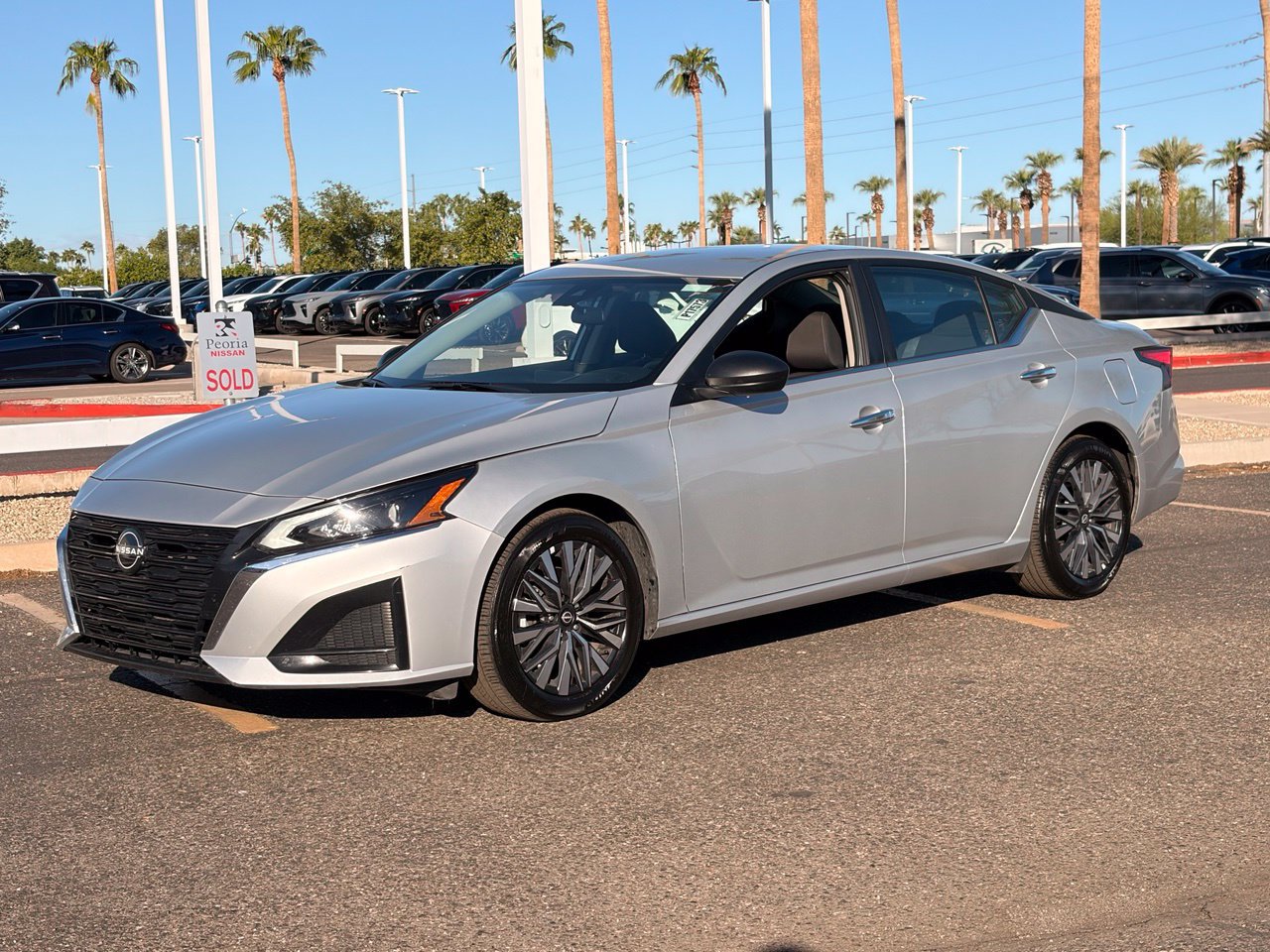 Certified 2025 Nissan Altima 2.5 SV FWD image 2