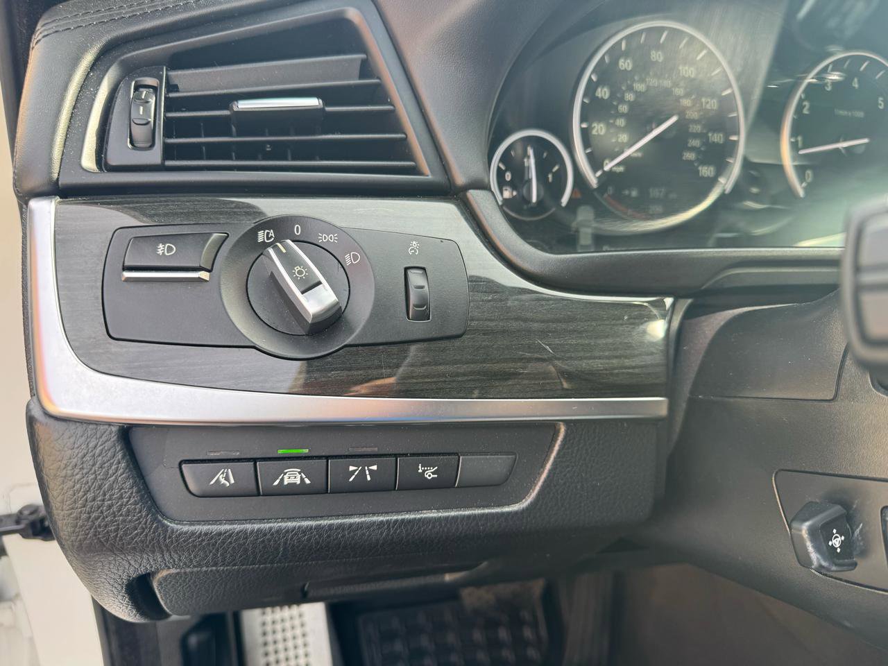 Used 2016 BMW 550i xDrive Sedan AWD/4WD image 28