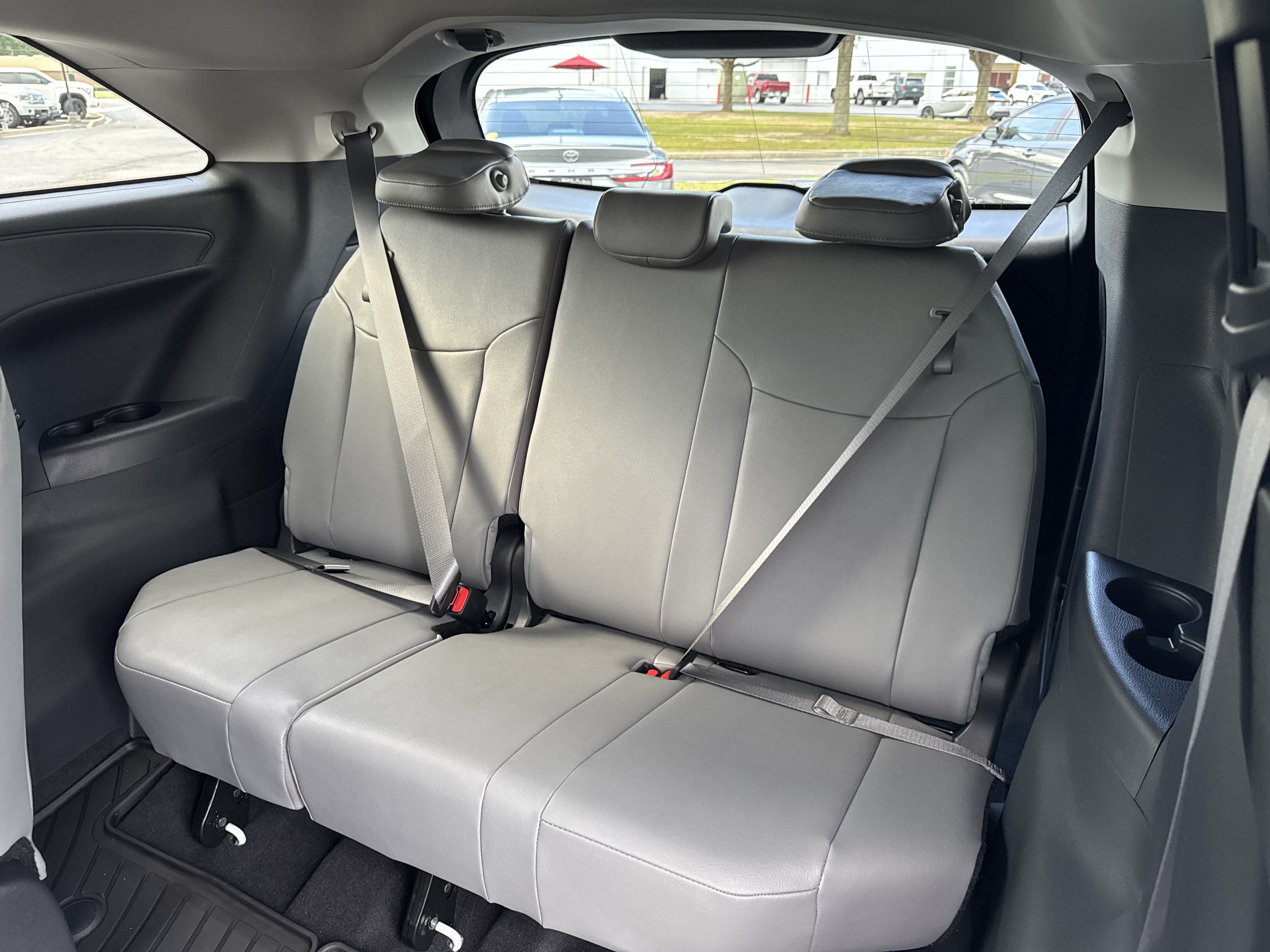 New 2025 Toyota Sienna XLE FWD image 27