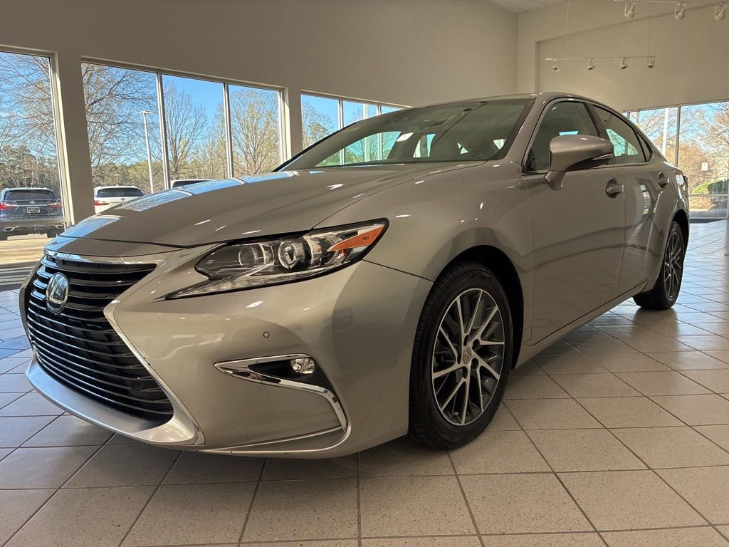 Used 2016 Lexus ES 350 350 LUXURY/SAFETY+/SMART CRUIS w/ Luxury Package w/Wood Trim image 3