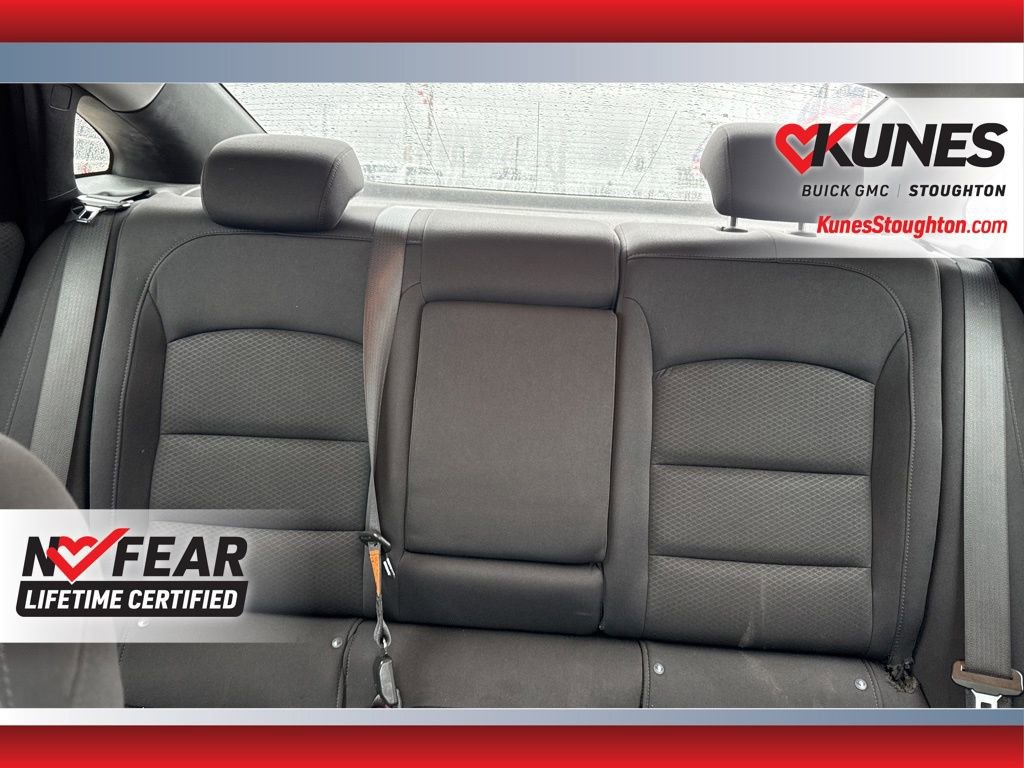 Used 2022 Chevrolet Malibu LT image 32