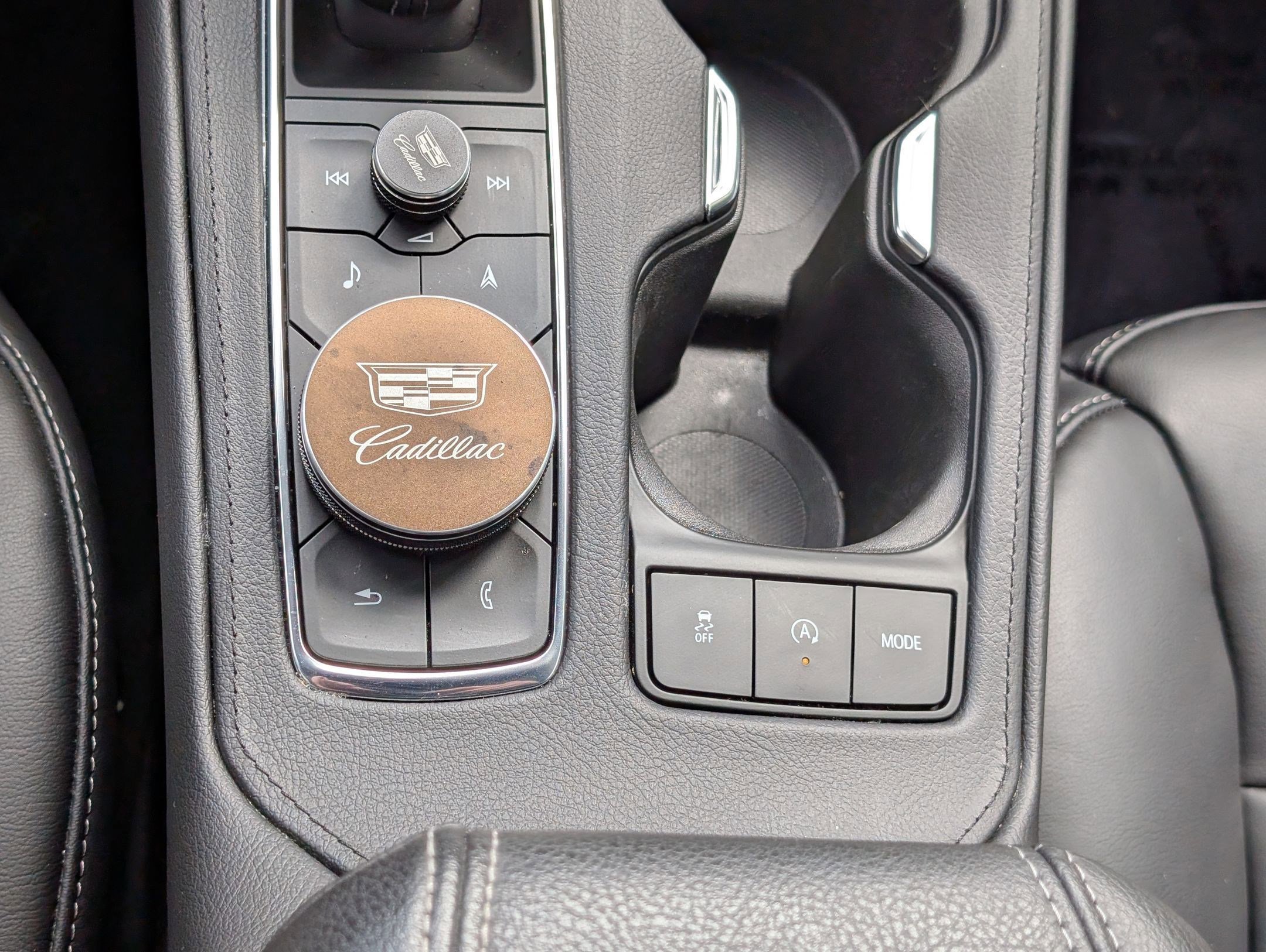 Certified 2023 Cadillac XT4 Premium Luxury w/ Cold Weather Package image 23