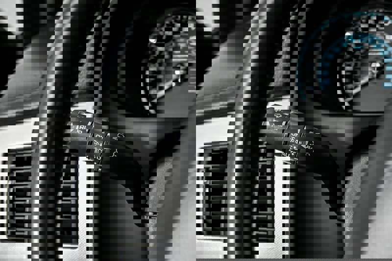 Used 2015 Jaguar XF Portfolio image 27