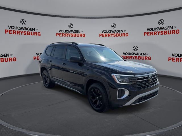 New 2026 Volkswagen Atlas Peak Edition image 2