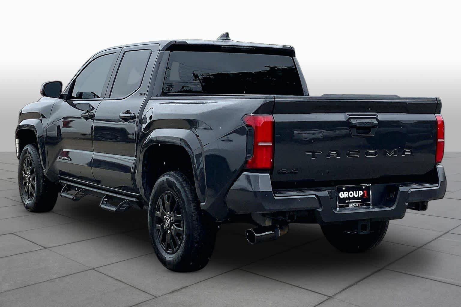 Used 2026 Toyota Tacoma SR5 AWD/4WD image 12
