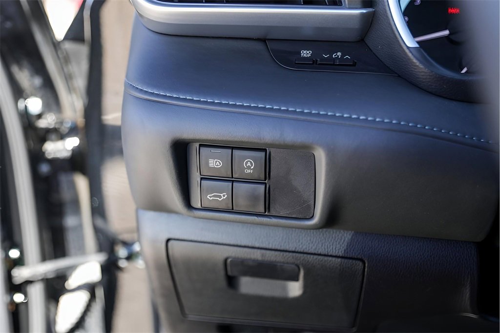 Used 2023 Toyota Highlander XLE image 18