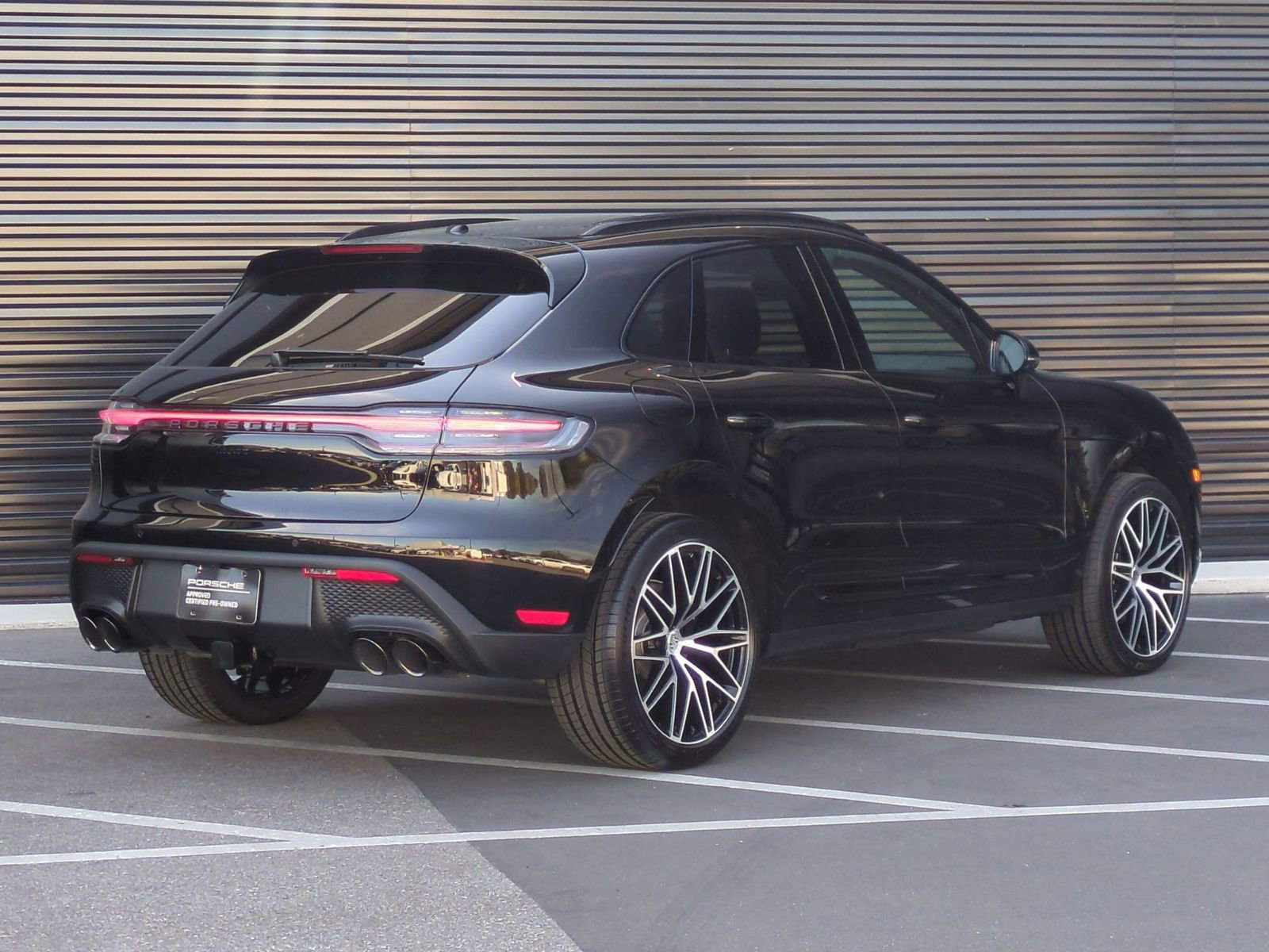 Certified 2026 Porsche Macan image 9