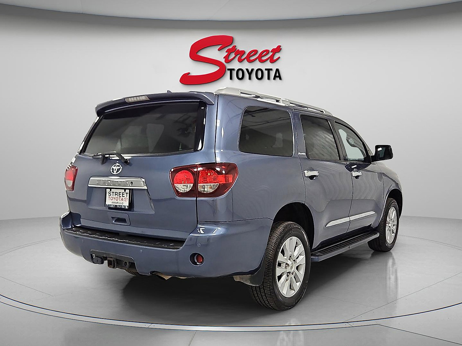 Certified 2019 Toyota Sequoia Platinum AWD/4WD image 3